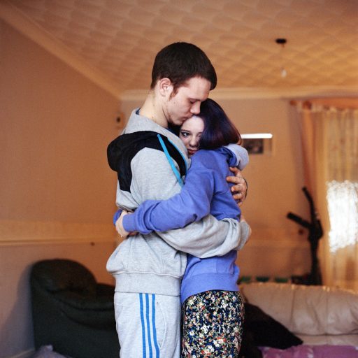 Abigale (15) and Richard (16) plan to have a baby. They are both on welfare and lack ambitions regarding the future, except building a family together which will bring in more finacial support. Teenage pregnancies are common in the Valleys.