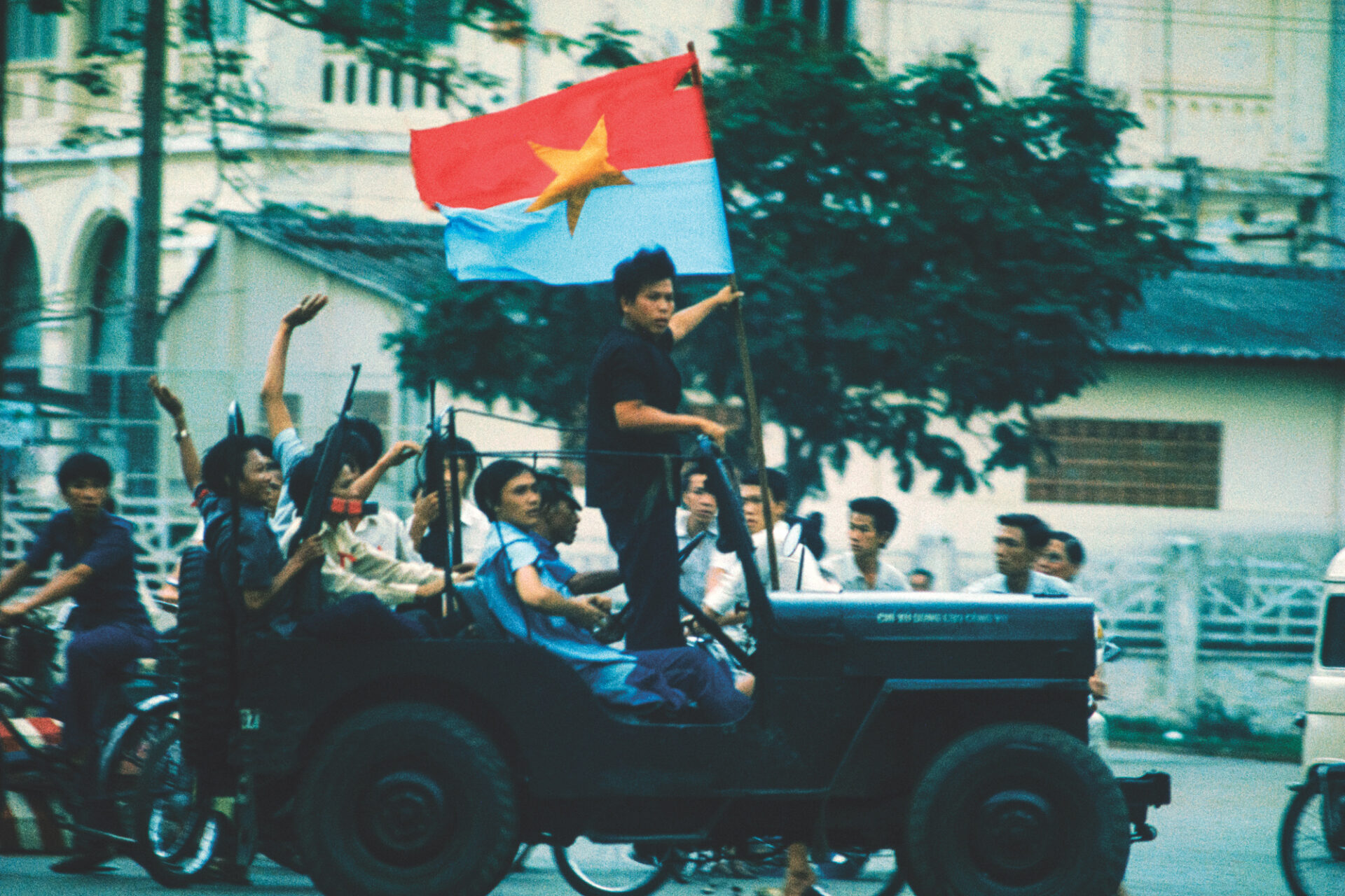 洋書 The Fall of Phnom Penh: 17 April 1975 The Fall of Phnom Penh, 17 April 1975 by Roland Neveu