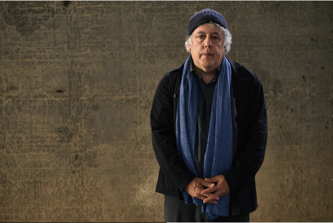 Portrait of Ron Haviv: Petros Toufexis/ iMEdD